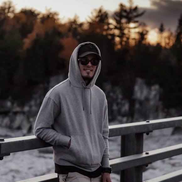 Meet your Posher, Eloi - Picture 1 of 1